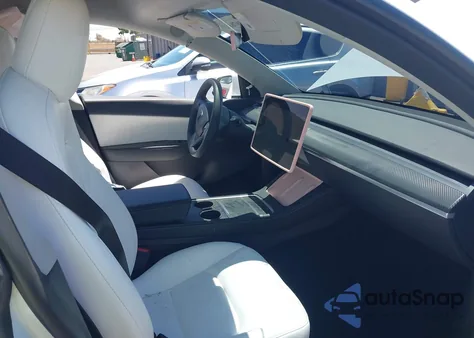 2022 Tesla Model Y Performance Dual Motor All-Wheel Drive z USA, uszkodzony, nr VIN 7SAYGDEF5NF484634